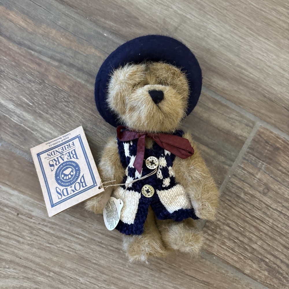 Boyds Bears Bear wear Style # 02000-31 Caitlin Berriweather
